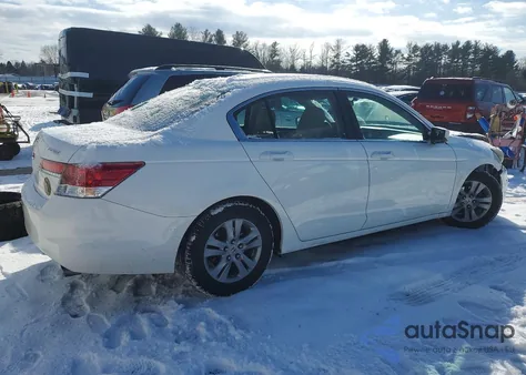 2011 Honda Accord Se z USA, uszkodzony, nr VIN 1HGCP2F63BA098620